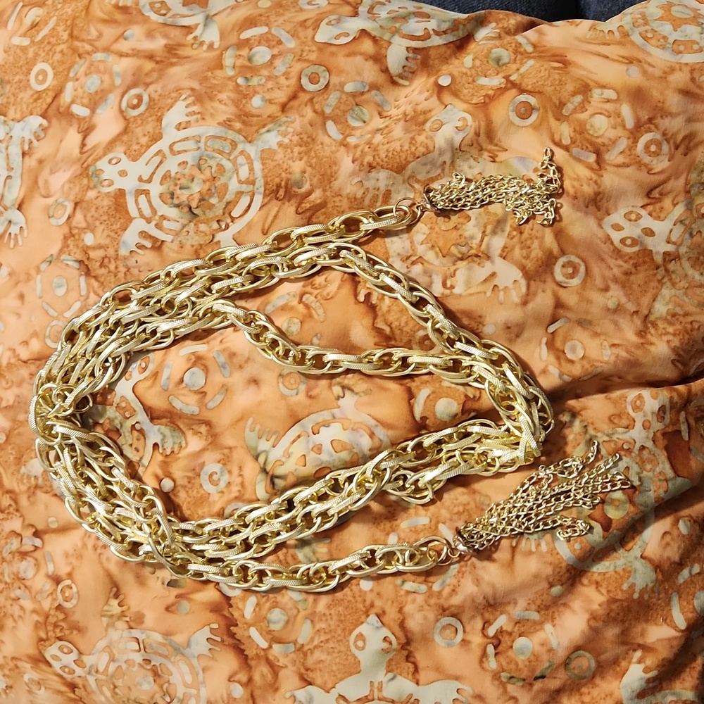 Paparazzi necklace and earrings